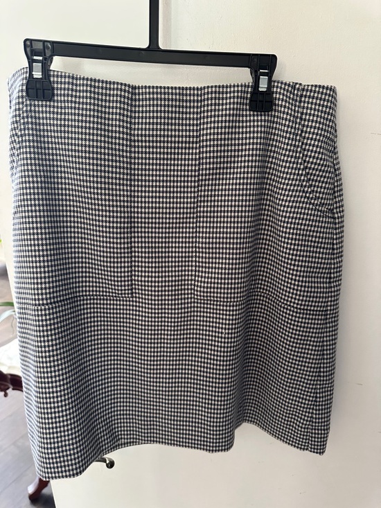 LOFT Dresses & Skirts - Classic Navy blue White Houndstooth Skirt